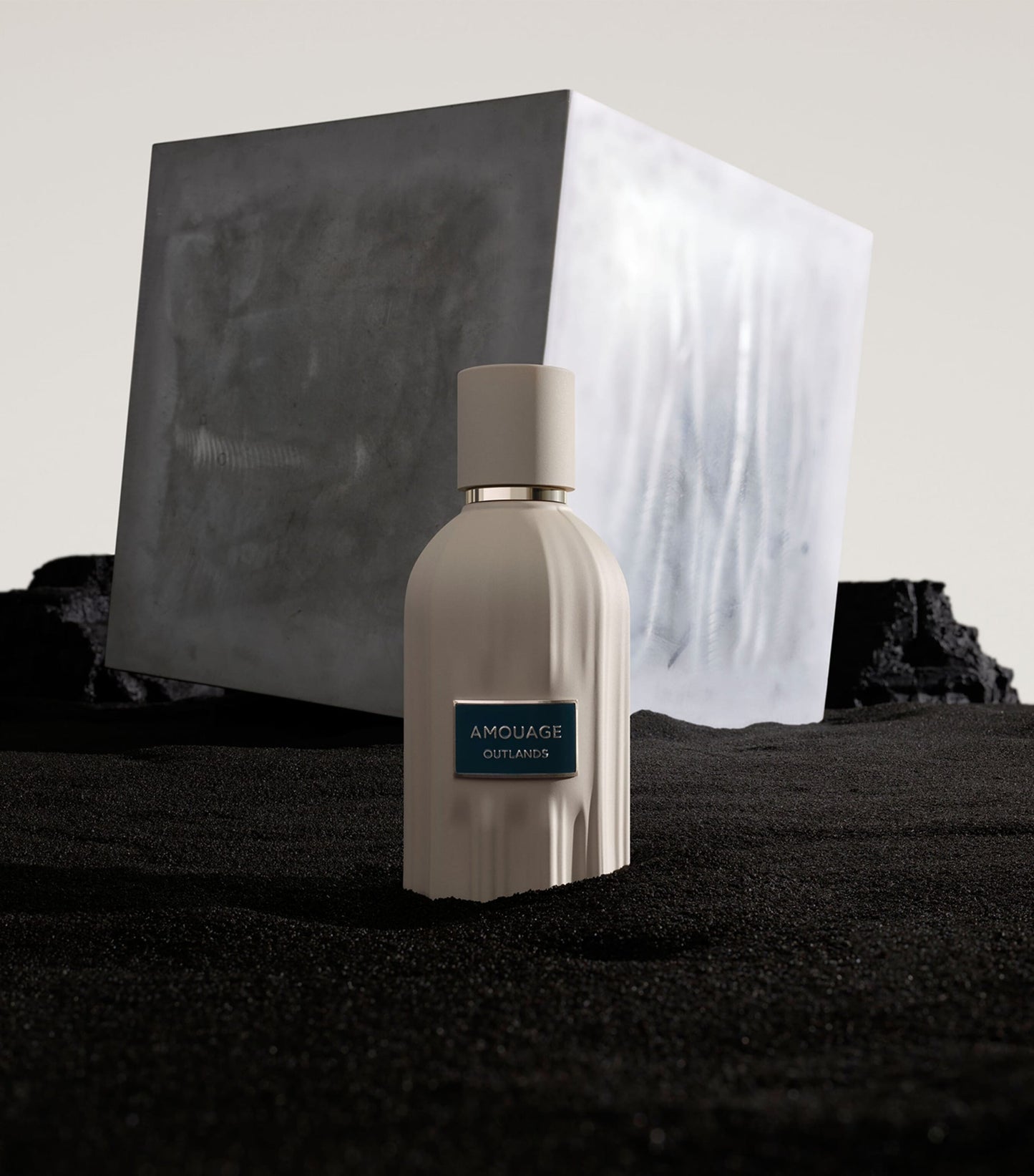 Amouage Outlands Essence De Parfum